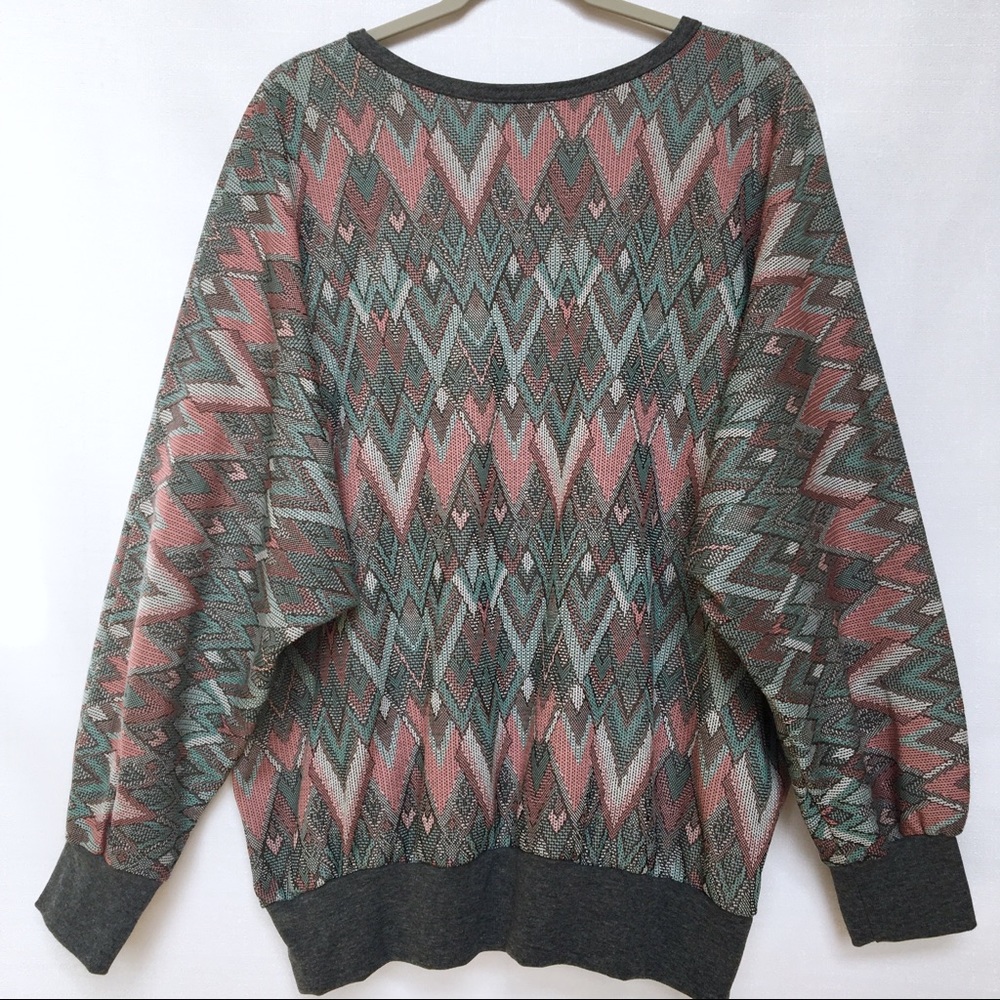 Vintage Shoulder Pad & Large Sleeves Sweater